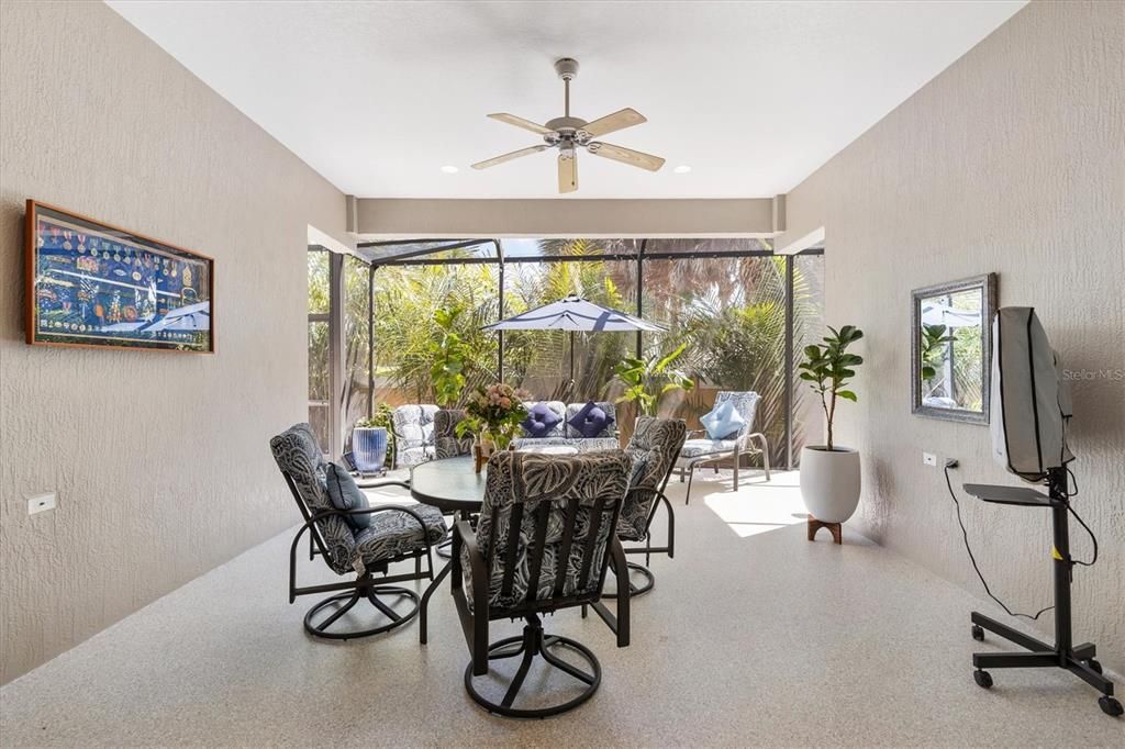 En Venta: $885,000 (3 camas, 2 baños, 2183 Pies cuadrados)
