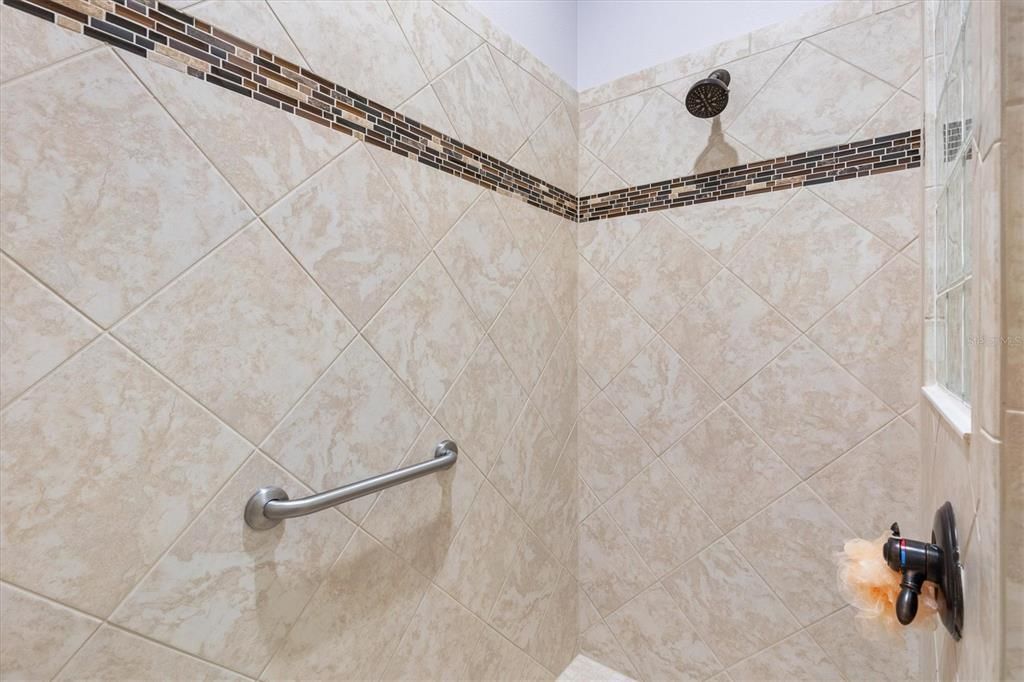 En Venta: $885,000 (3 camas, 2 baños, 2183 Pies cuadrados)