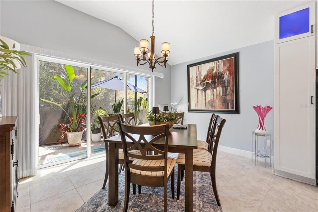 En Venta: $885,000 (3 camas, 2 baños, 2183 Pies cuadrados)