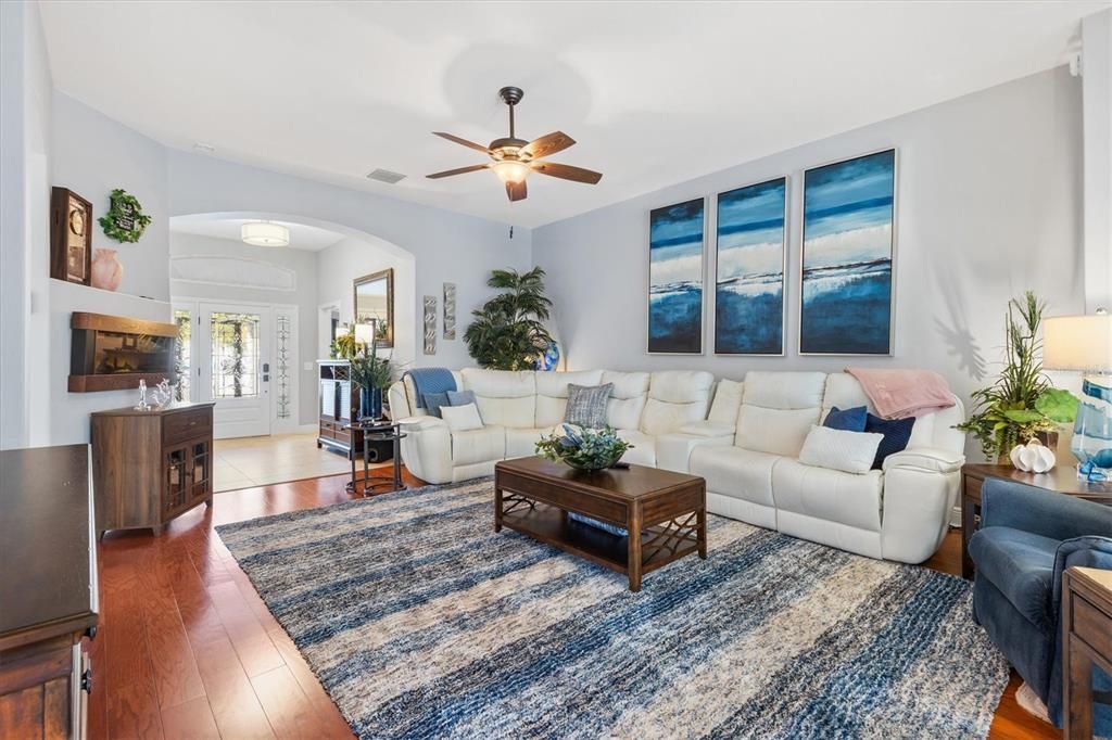 En Venta: $885,000 (3 camas, 2 baños, 2183 Pies cuadrados)