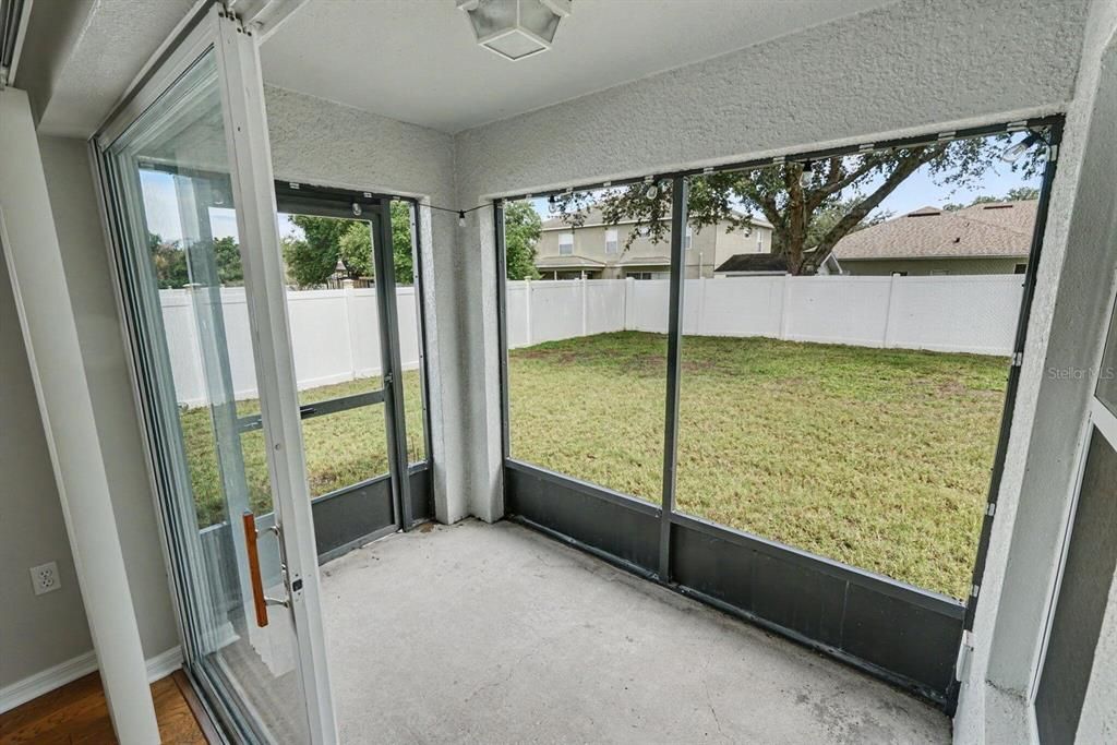 En Venta: $325,000 (4 camas, 3 baños, 1766 Pies cuadrados)