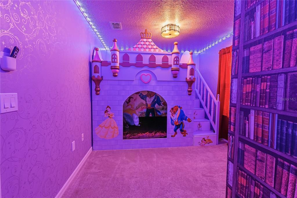 En Venta: $799,000 (10 camas, 8 baños, 4399 Pies cuadrados)