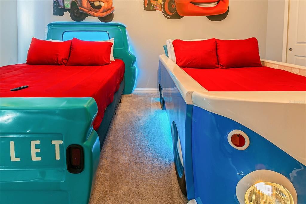 En Venta: $799,000 (10 camas, 8 baños, 4399 Pies cuadrados)