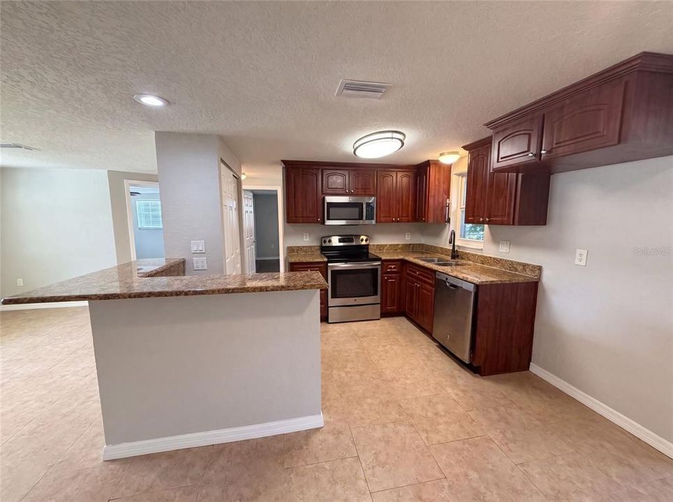 For Sale: $218,000 (2 beds, 2 baths, 1092 Square Feet)