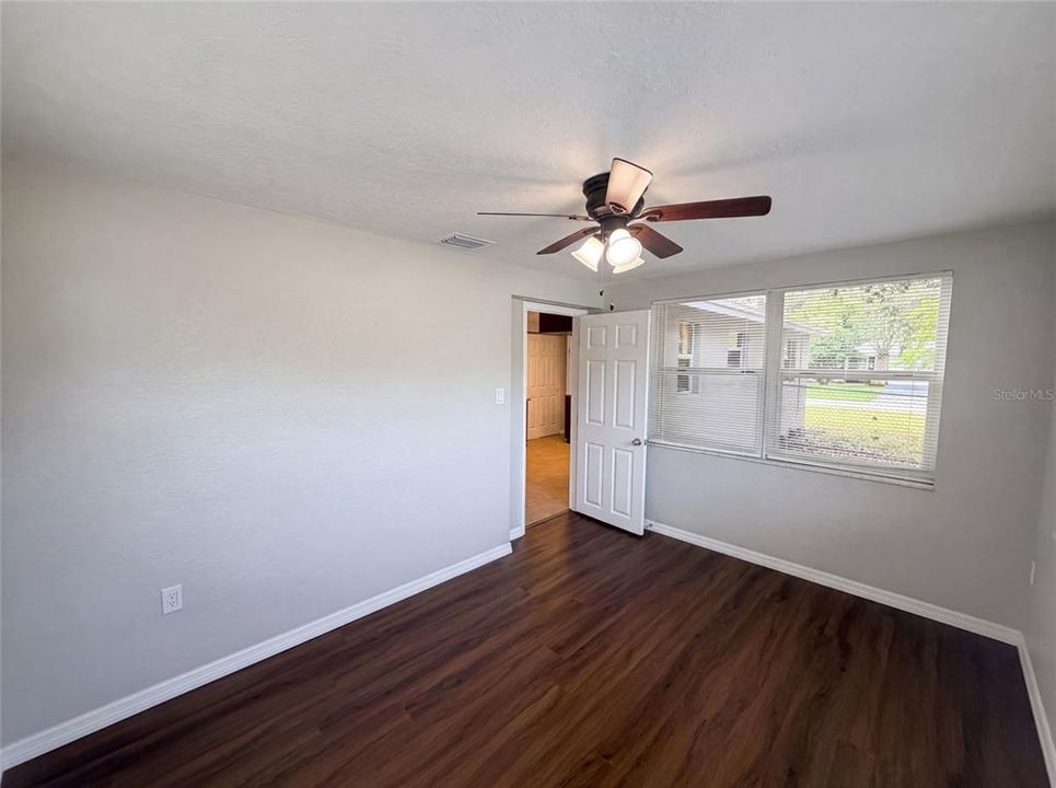 For Sale: $218,000 (2 beds, 2 baths, 1092 Square Feet)