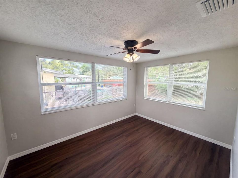 For Sale: $218,000 (2 beds, 2 baths, 1092 Square Feet)
