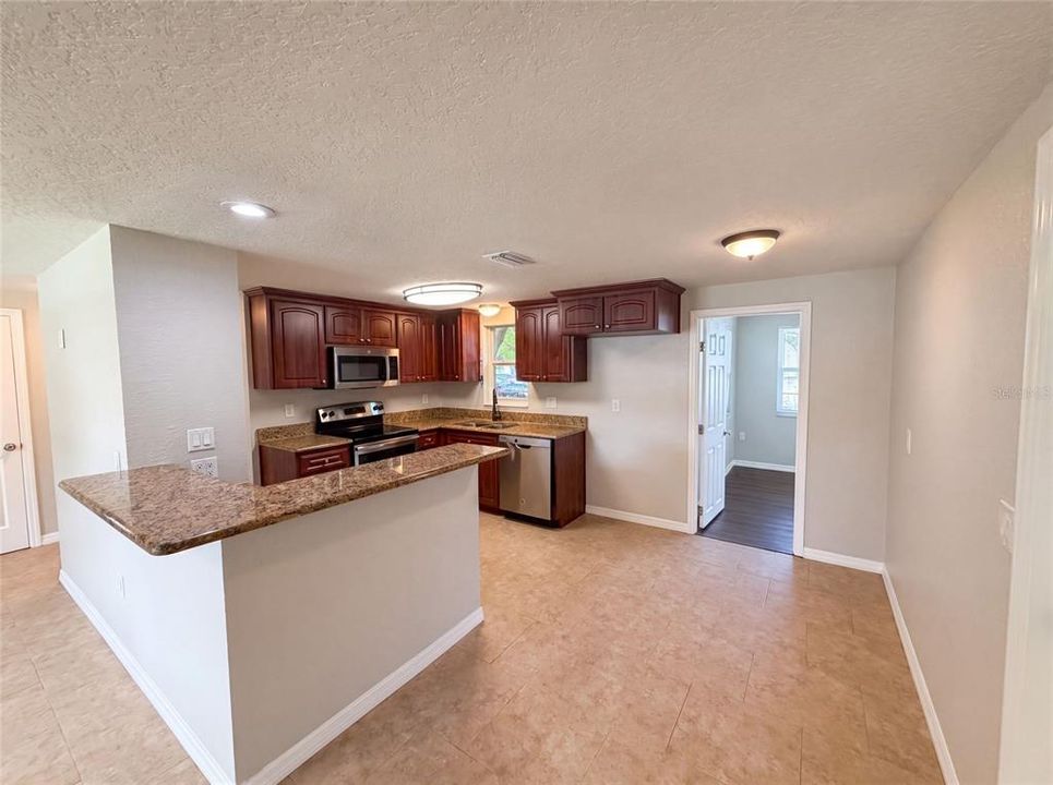 For Sale: $218,000 (2 beds, 2 baths, 1092 Square Feet)