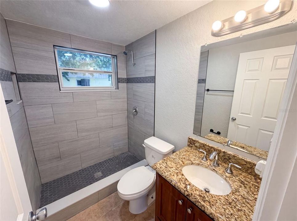 For Sale: $218,000 (2 beds, 2 baths, 1092 Square Feet)