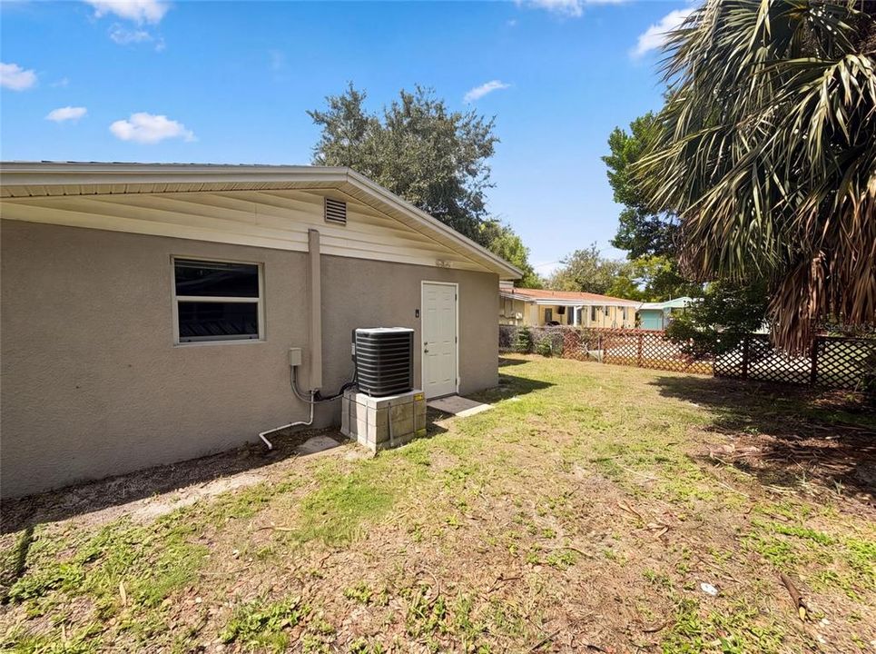 For Sale: $218,000 (2 beds, 2 baths, 1092 Square Feet)
