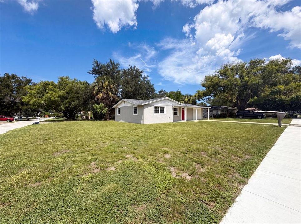For Sale: $218,000 (2 beds, 2 baths, 1092 Square Feet)