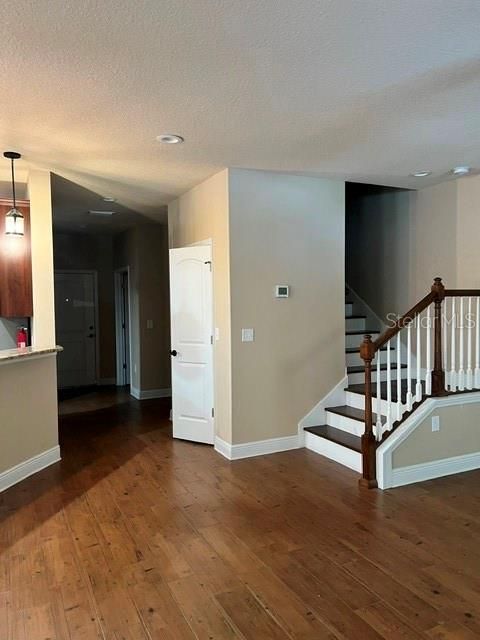 В аренду: $1,950 (2 спален, 2 ванн, 2100 Квадратных фут)