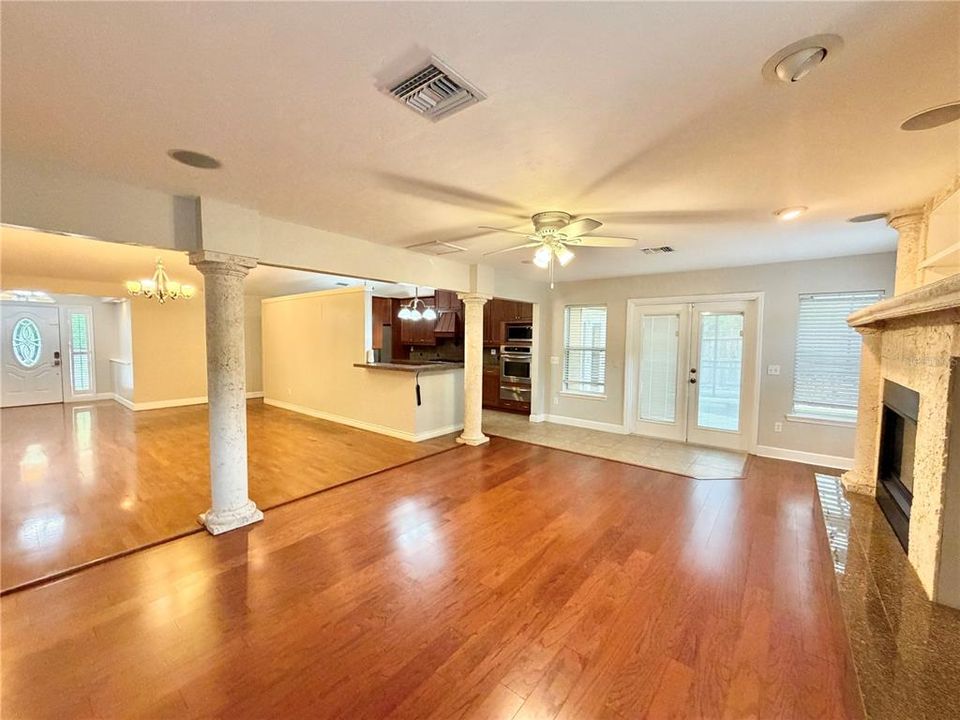 For Sale: $419,900 (3 beds, 2 baths, 2174 Square Feet)