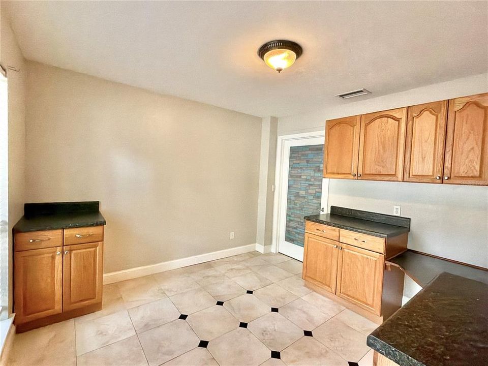 For Sale: $419,900 (3 beds, 2 baths, 2174 Square Feet)