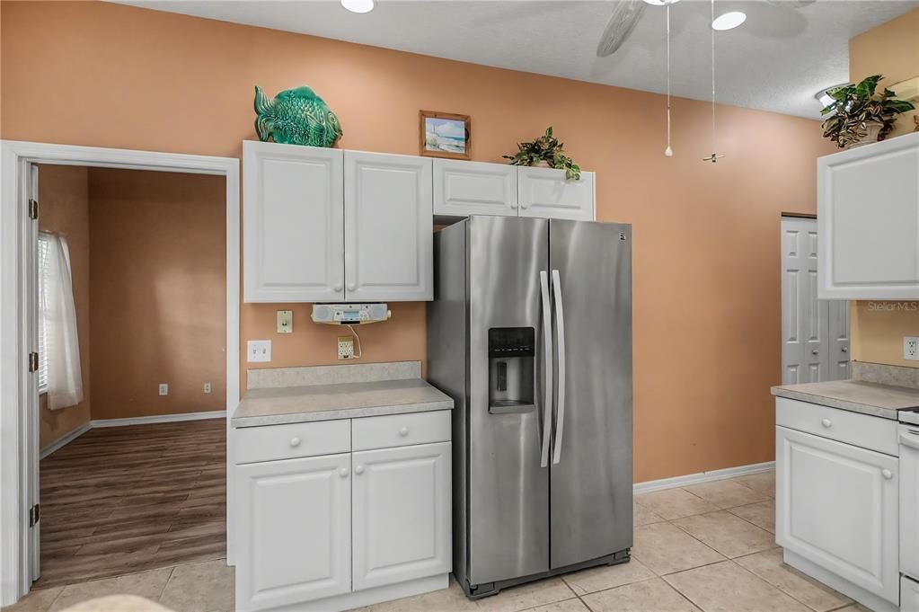 For Sale: $240,000 (2 beds, 2 baths, 1364 Square Feet)