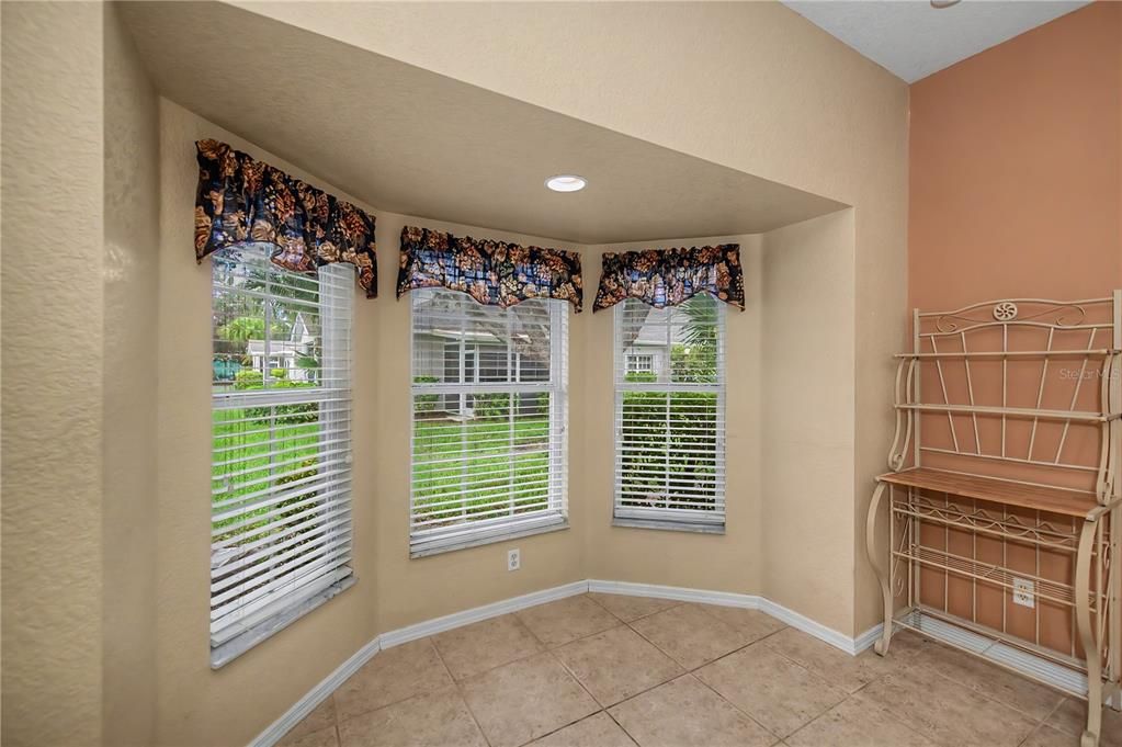 For Sale: $240,000 (2 beds, 2 baths, 1364 Square Feet)