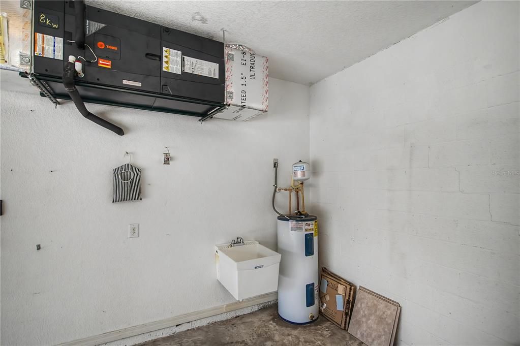 For Sale: $240,000 (2 beds, 2 baths, 1364 Square Feet)