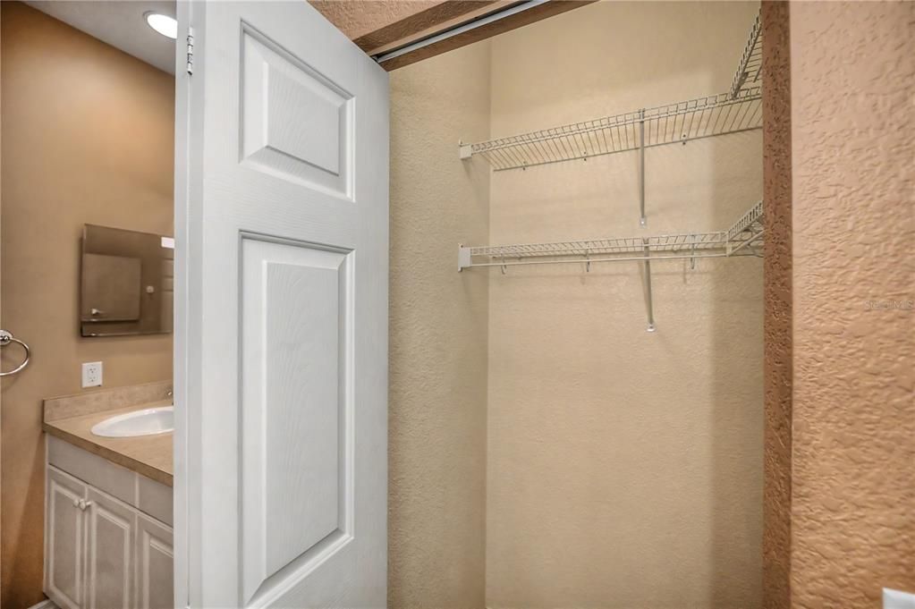 For Sale: $240,000 (2 beds, 2 baths, 1364 Square Feet)