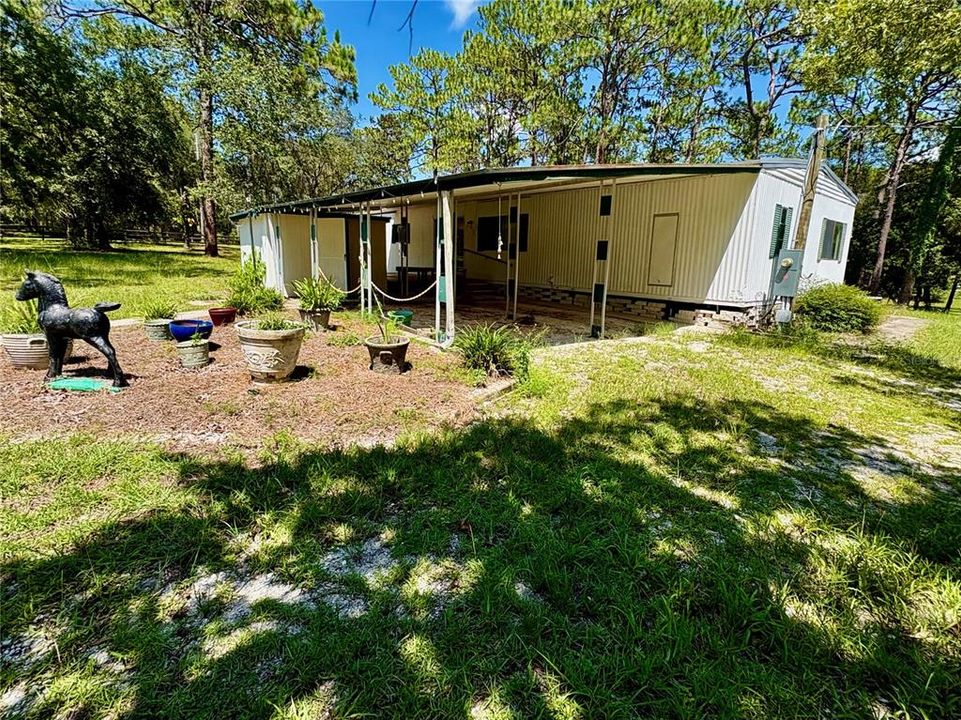 For Sale: $305,000 (3 beds, 2 baths, 1344 Square Feet)