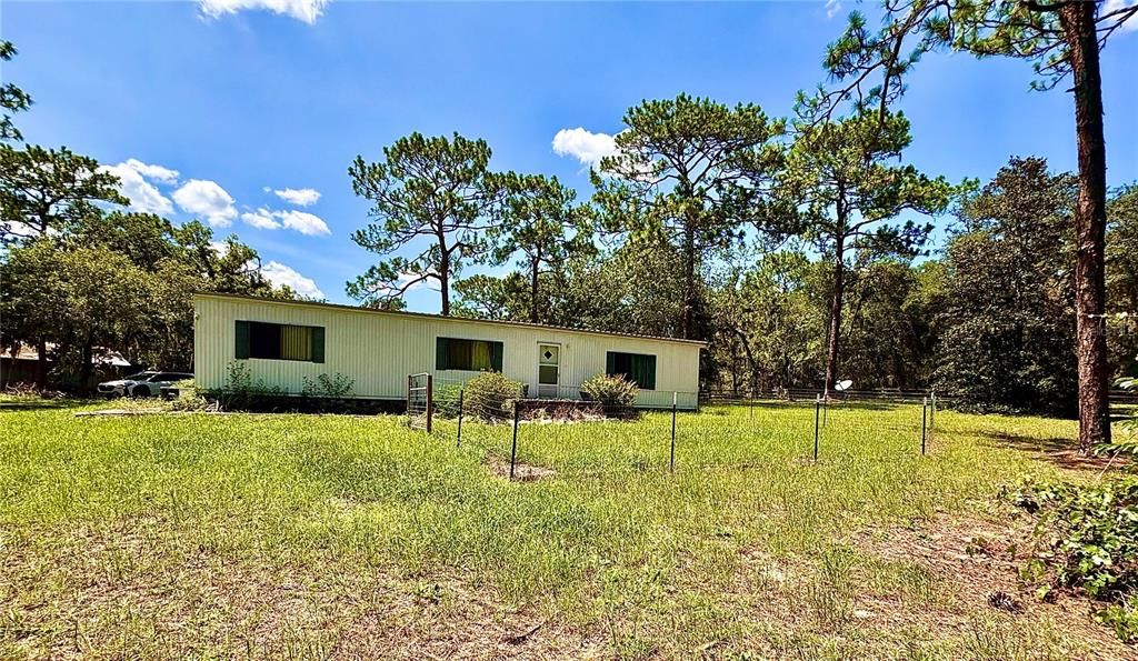 For Sale: $305,000 (3 beds, 2 baths, 1344 Square Feet)