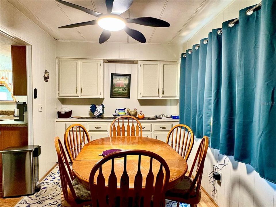 For Sale: $305,000 (3 beds, 2 baths, 1344 Square Feet)