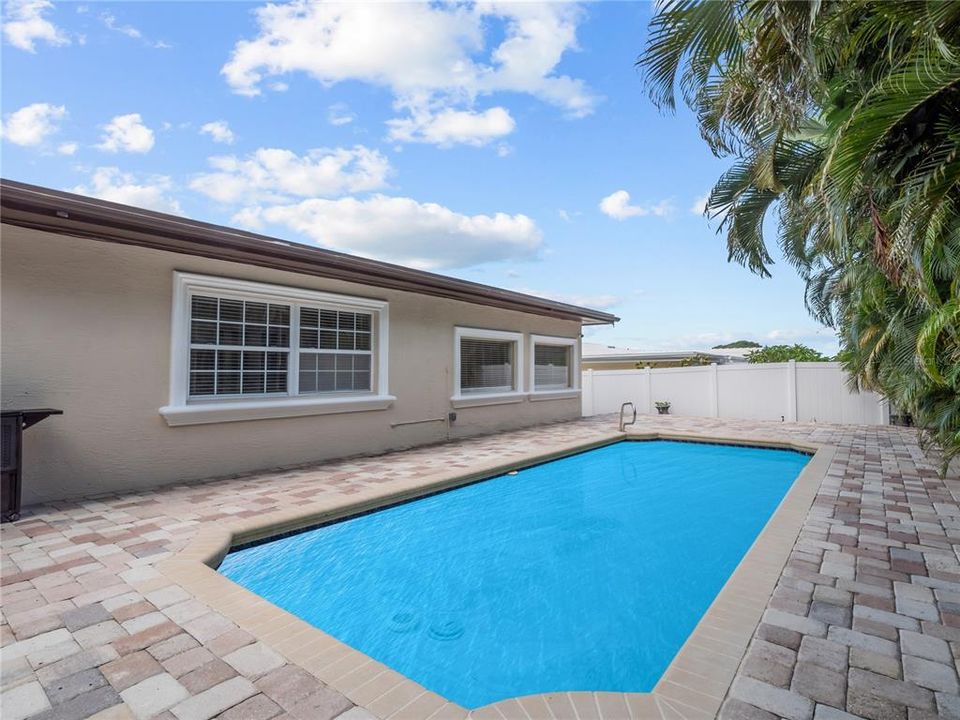 En Venta: $599,900 (3 camas, 2 baños, 1837 Pies cuadrados)