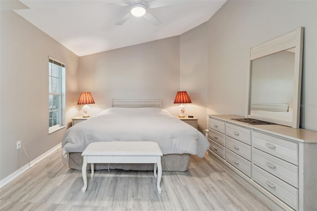 En Venta: $240,000 (2 camas, 2 baños, 1117 Pies cuadrados)