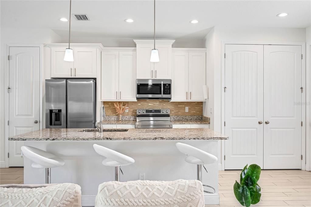 For Sale: $310,000 (3 beds, 2 baths, 1472 Square Feet)