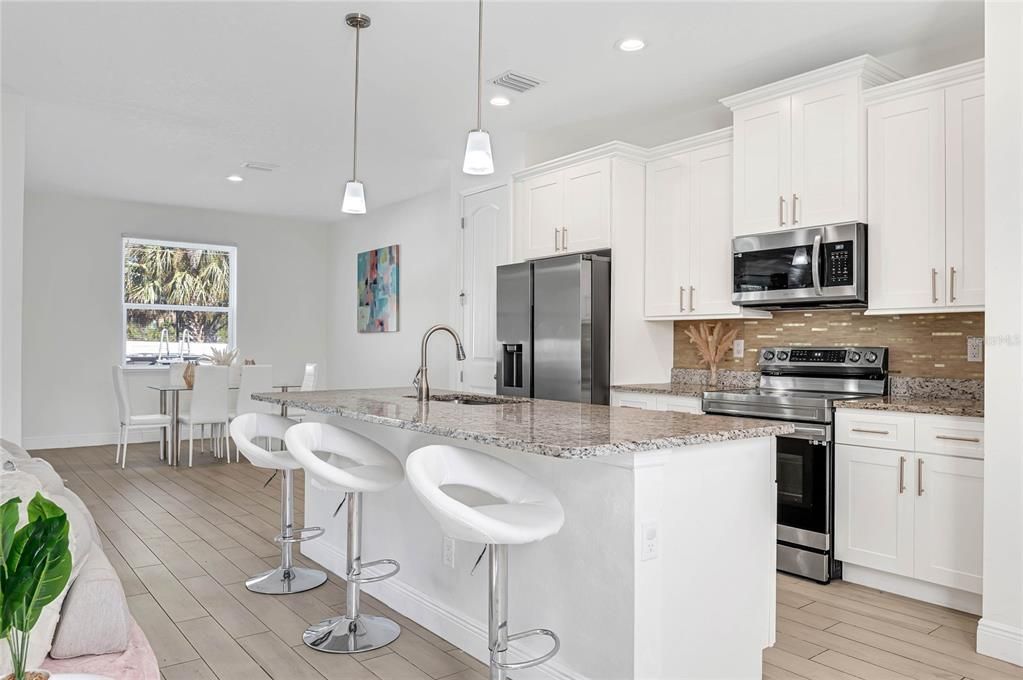 For Sale: $310,000 (3 beds, 2 baths, 1472 Square Feet)
