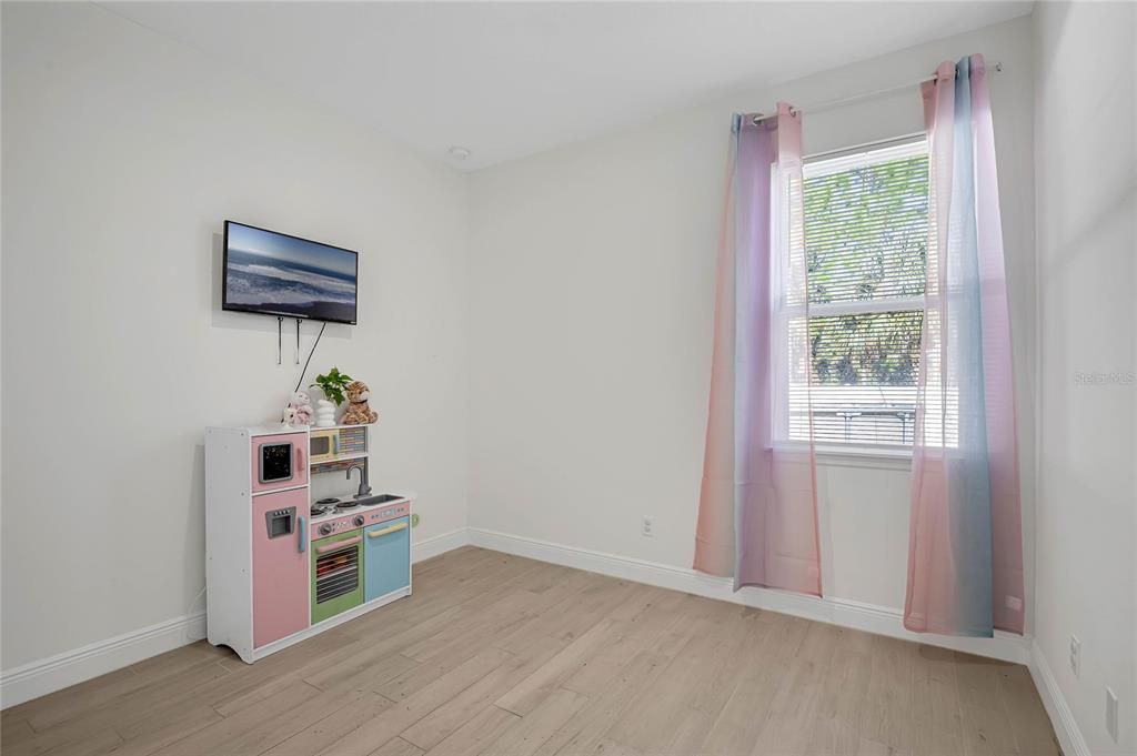 For Sale: $310,000 (3 beds, 2 baths, 1472 Square Feet)