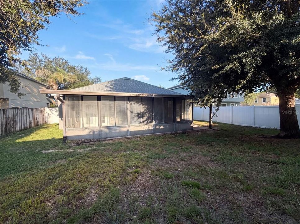 En Venta: $355,000 (4 camas, 2 baños, 1970 Pies cuadrados)