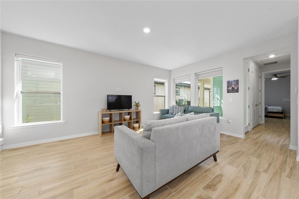 En Venta: $484,990 (3 camas, 2 baños, 1608 Pies cuadrados)