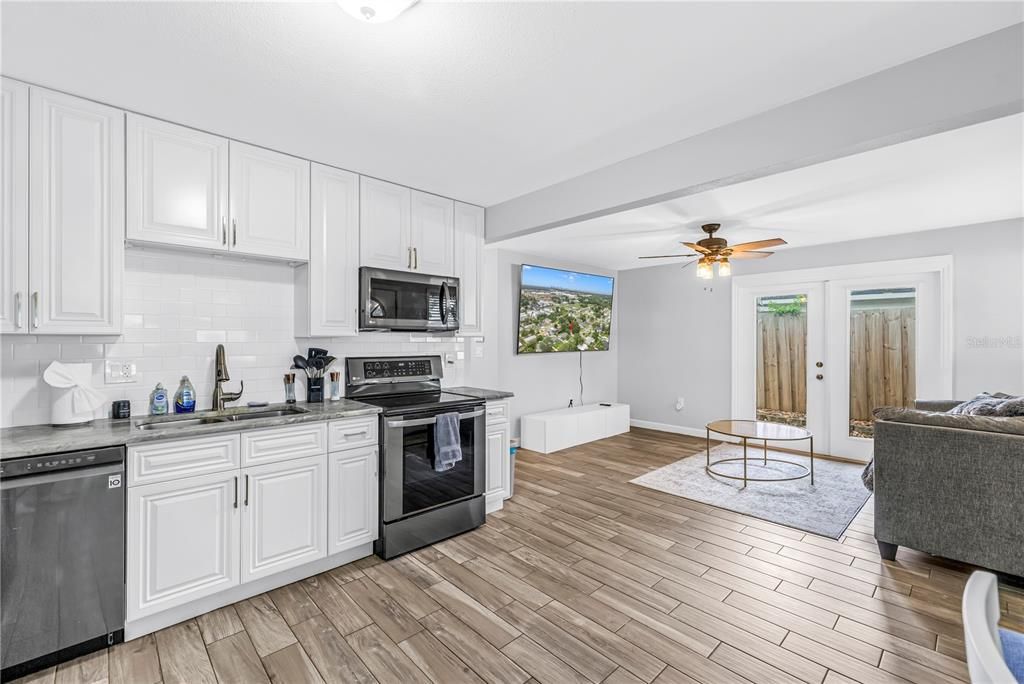 En Venta: $419,950 (3 camas, 2 baños, 1182 Pies cuadrados)