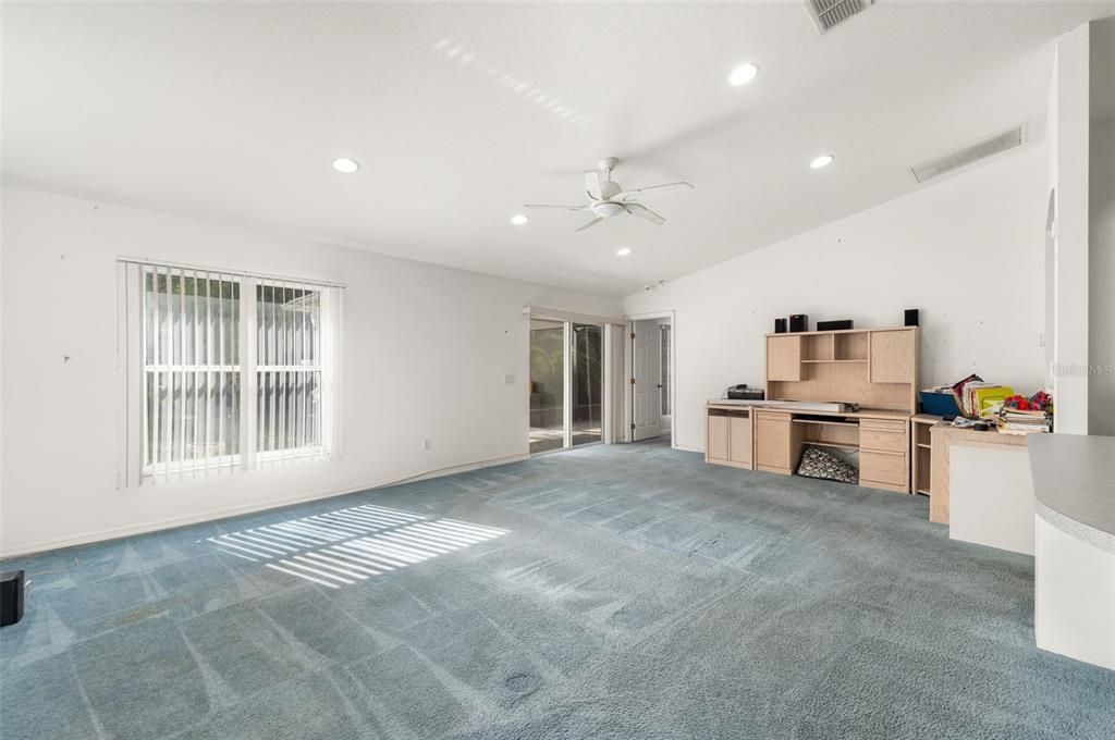 En Venta: $270,000 (3 camas, 2 baños, 2000 Pies cuadrados)