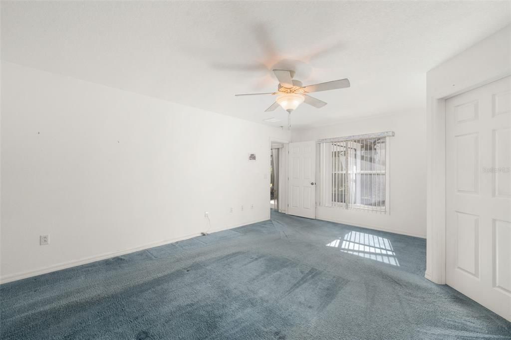 En Venta: $270,000 (3 camas, 2 baños, 2000 Pies cuadrados)