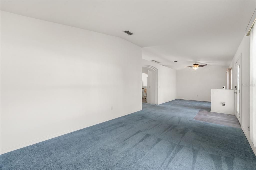 En Venta: $270,000 (3 camas, 2 baños, 2000 Pies cuadrados)