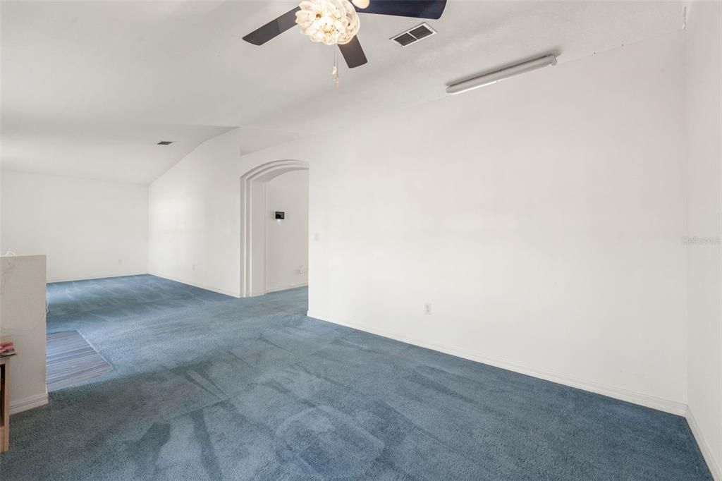 En Venta: $270,000 (3 camas, 2 baños, 2000 Pies cuadrados)