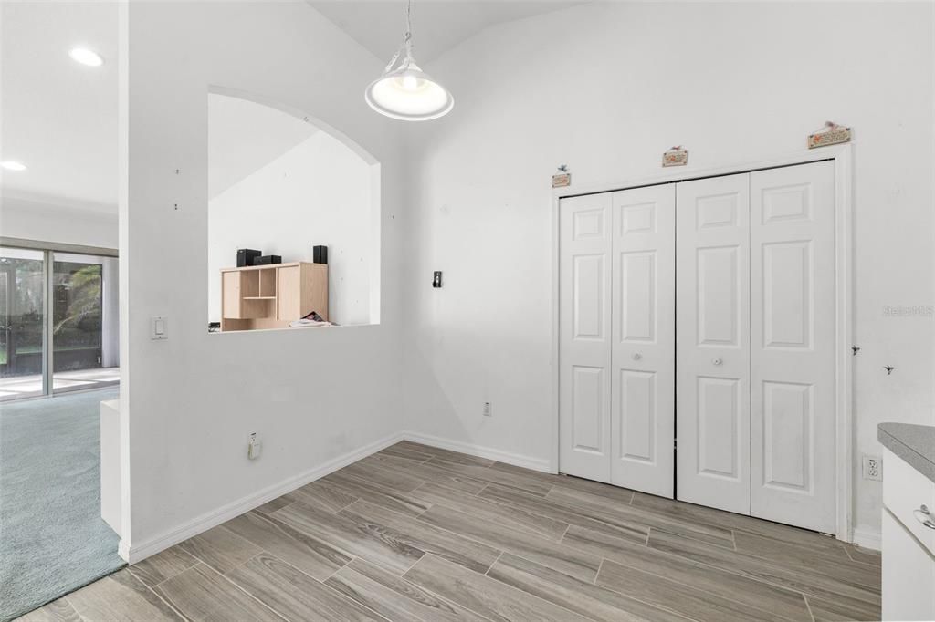 En Venta: $270,000 (3 camas, 2 baños, 2000 Pies cuadrados)