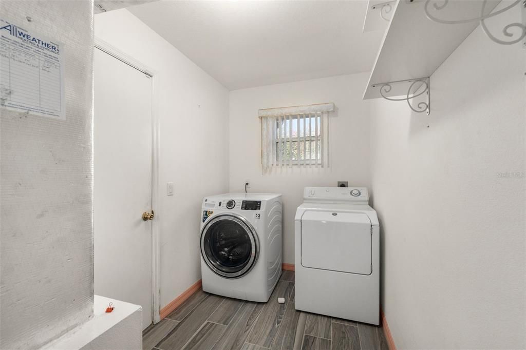 En Venta: $270,000 (3 camas, 2 baños, 2000 Pies cuadrados)
