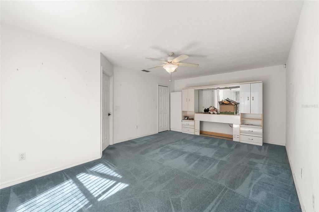 En Venta: $270,000 (3 camas, 2 baños, 2000 Pies cuadrados)