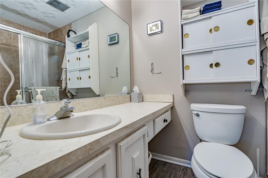 For Sale: $179,900 (2 beds, 2 baths, 945 Square Feet)