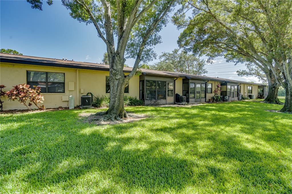 For Sale: $179,900 (2 beds, 2 baths, 945 Square Feet)