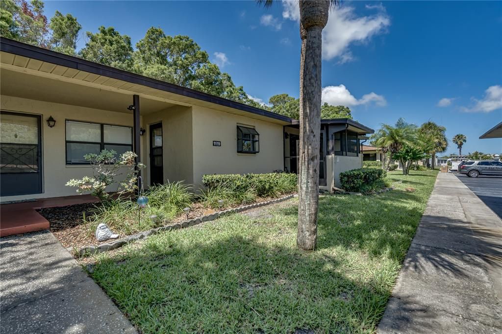 For Sale: $179,900 (2 beds, 2 baths, 945 Square Feet)