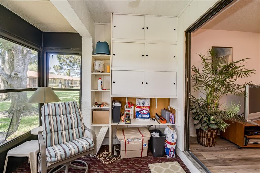 For Sale: $179,900 (2 beds, 2 baths, 945 Square Feet)