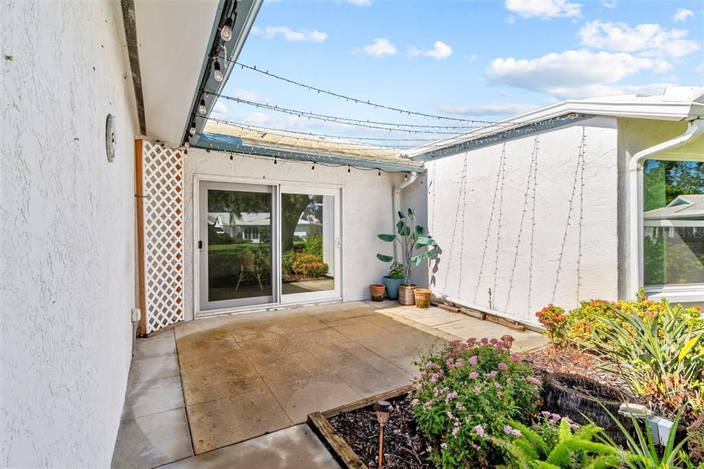 For Rent: $2,650 (2 beds, 2 baths, 1803 Square Feet)