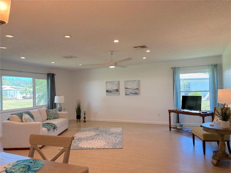 For Rent: $2,650 (2 beds, 2 baths, 1803 Square Feet)