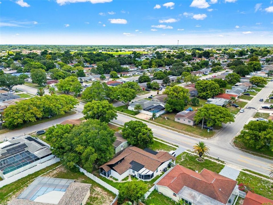 На продажу: $125,000 (2 спален, 1 ванн, 840 Квадратных фут)
