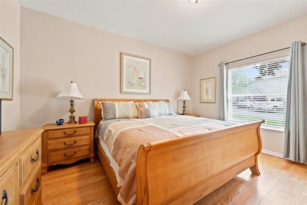 For Sale: $229,000 (2 beds, 2 baths, 1200 Square Feet)