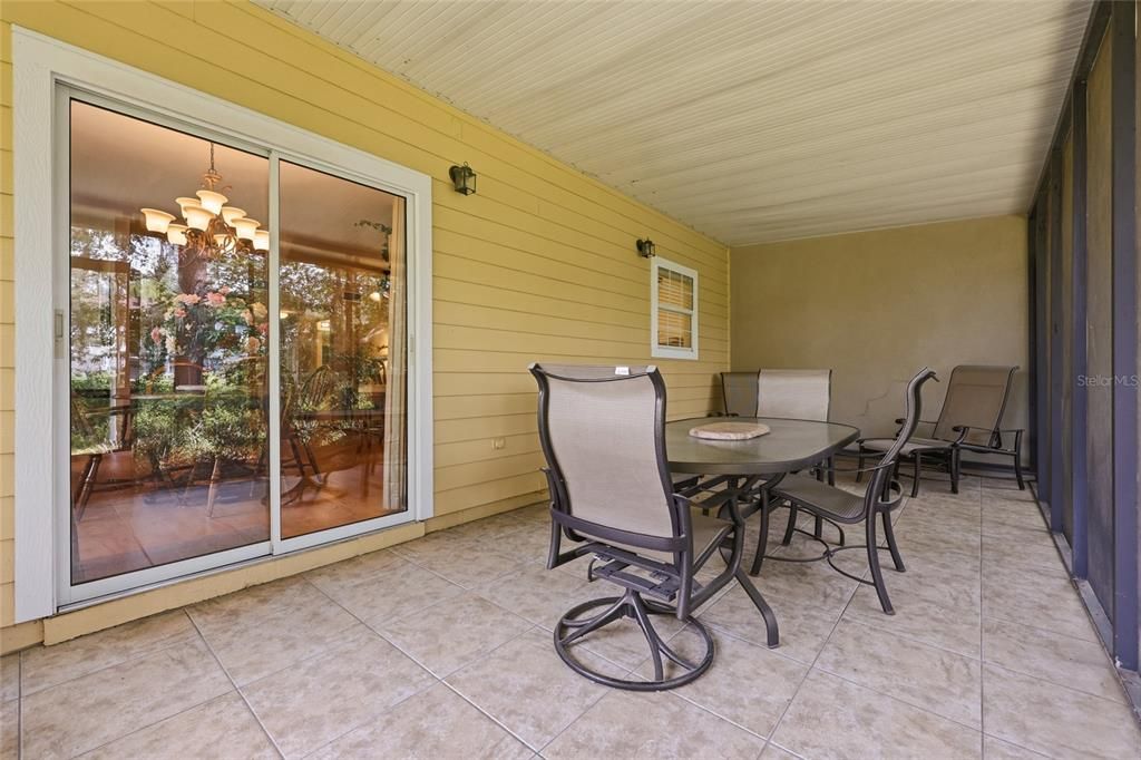 For Sale: $229,000 (2 beds, 2 baths, 1200 Square Feet)