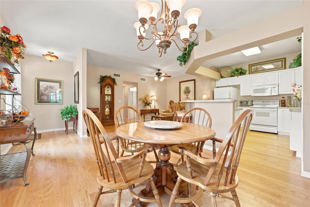 For Sale: $229,000 (2 beds, 2 baths, 1200 Square Feet)
