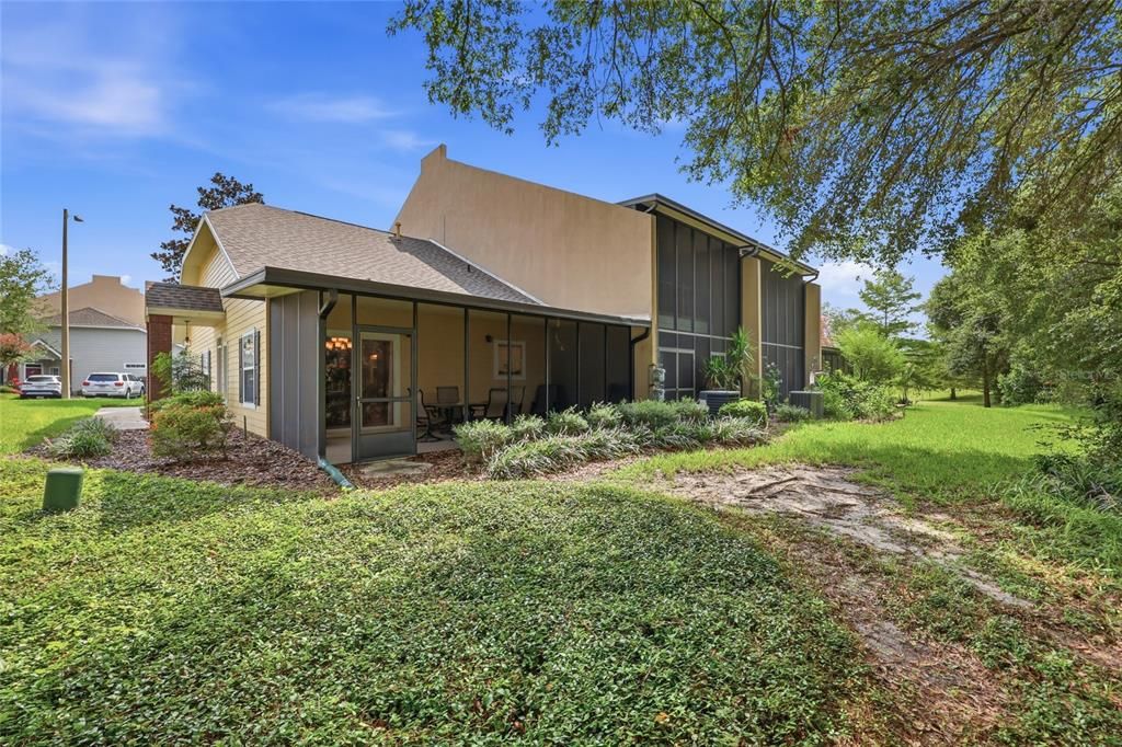 For Sale: $229,000 (2 beds, 2 baths, 1200 Square Feet)